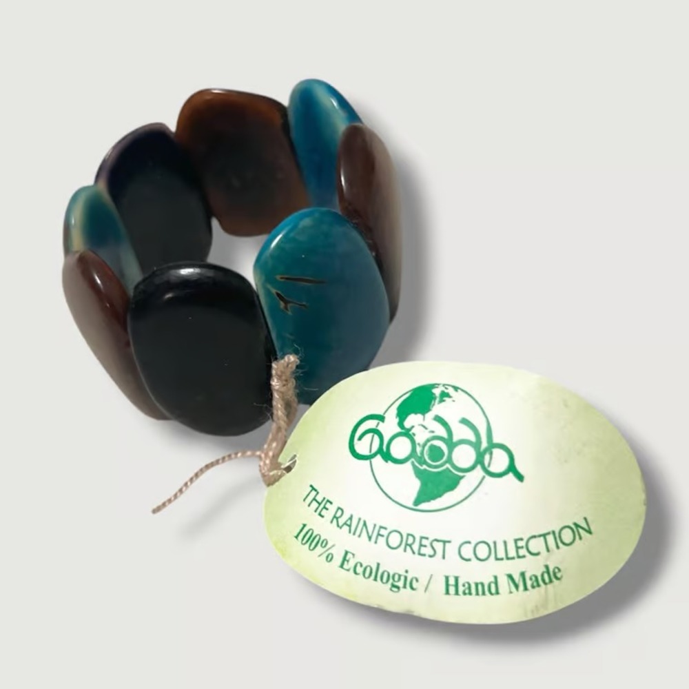 Beautiful GAADA The Rainforest Collection Tagua Nut Stretch Bracelet